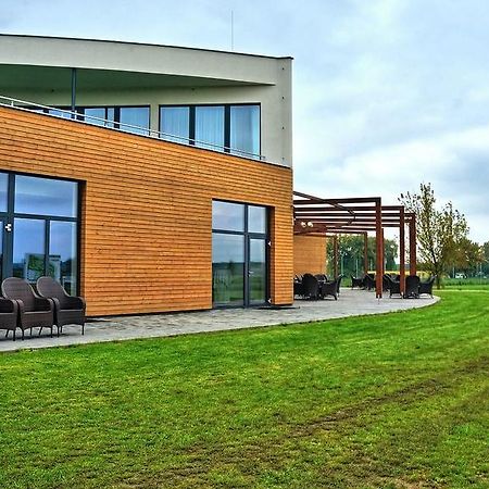Hotel Golf Jezera Ostrožská Nová Ves Dış mekan fotoğraf