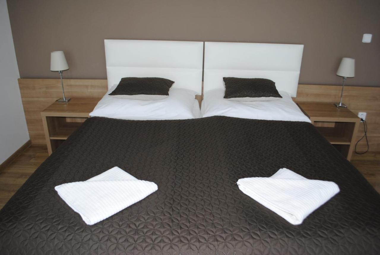 Hotel Golf Jezera Ostrožská Nová Ves Dış mekan fotoğraf