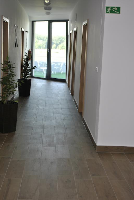 Hotel Golf Jezera Ostrožská Nová Ves Dış mekan fotoğraf